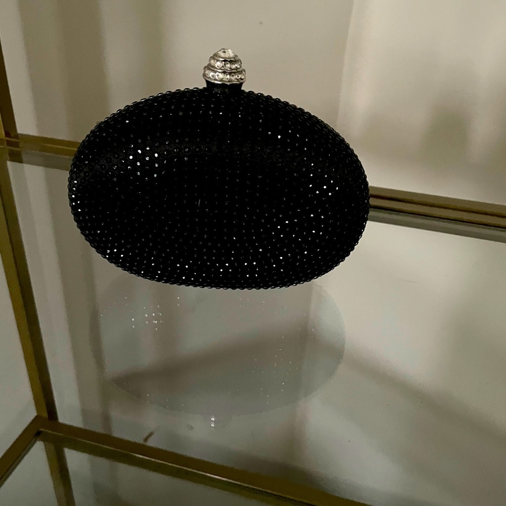 Black clutch